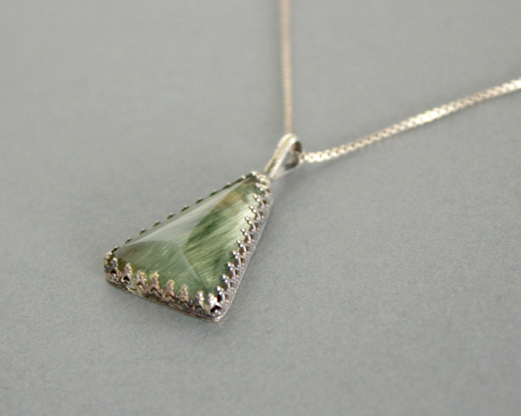 triangle green quartz crystal necklace 