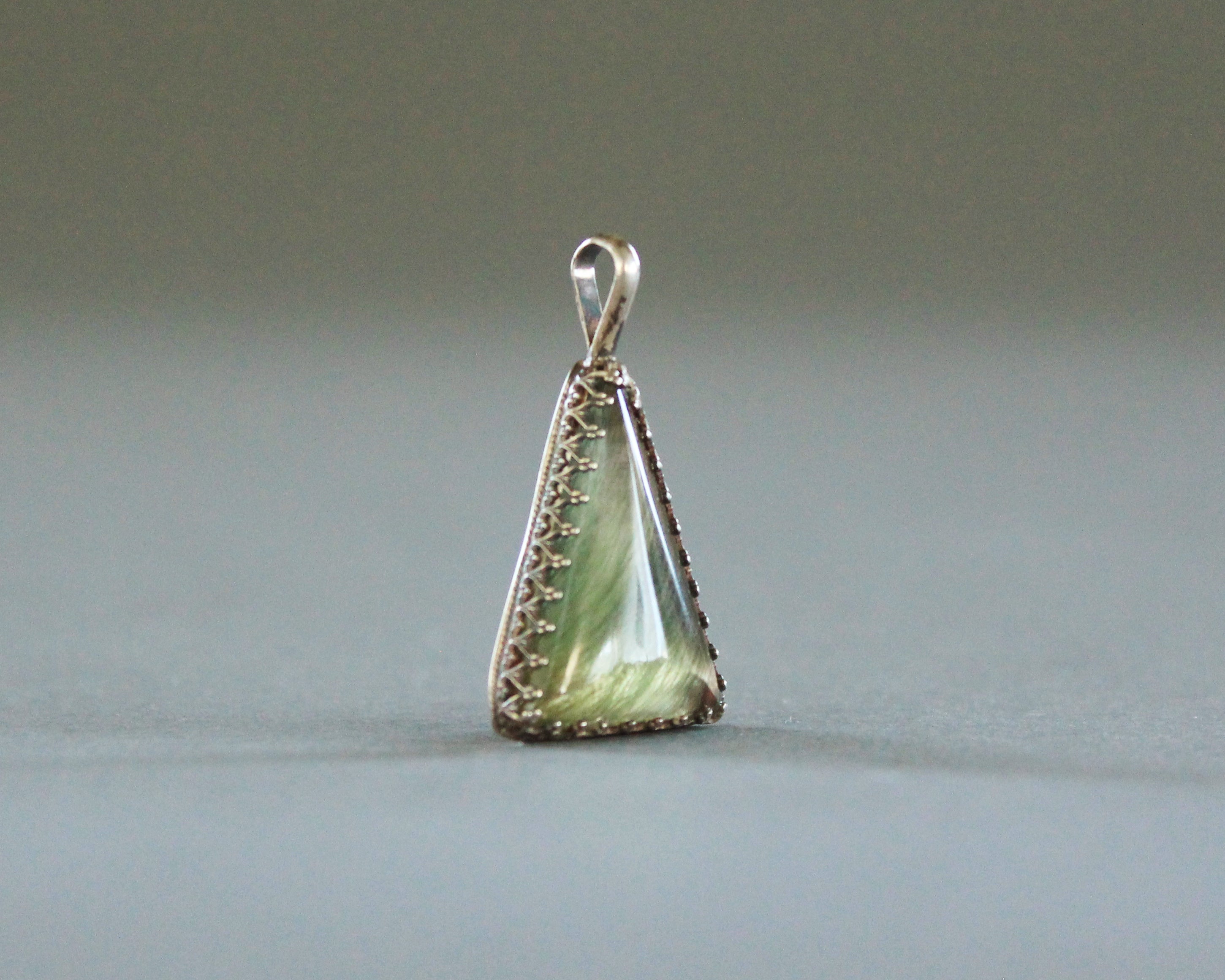 triangle green quartz crystal necklace 