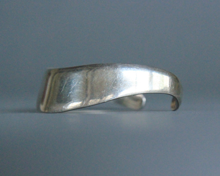 Curved modernist bracelet silver