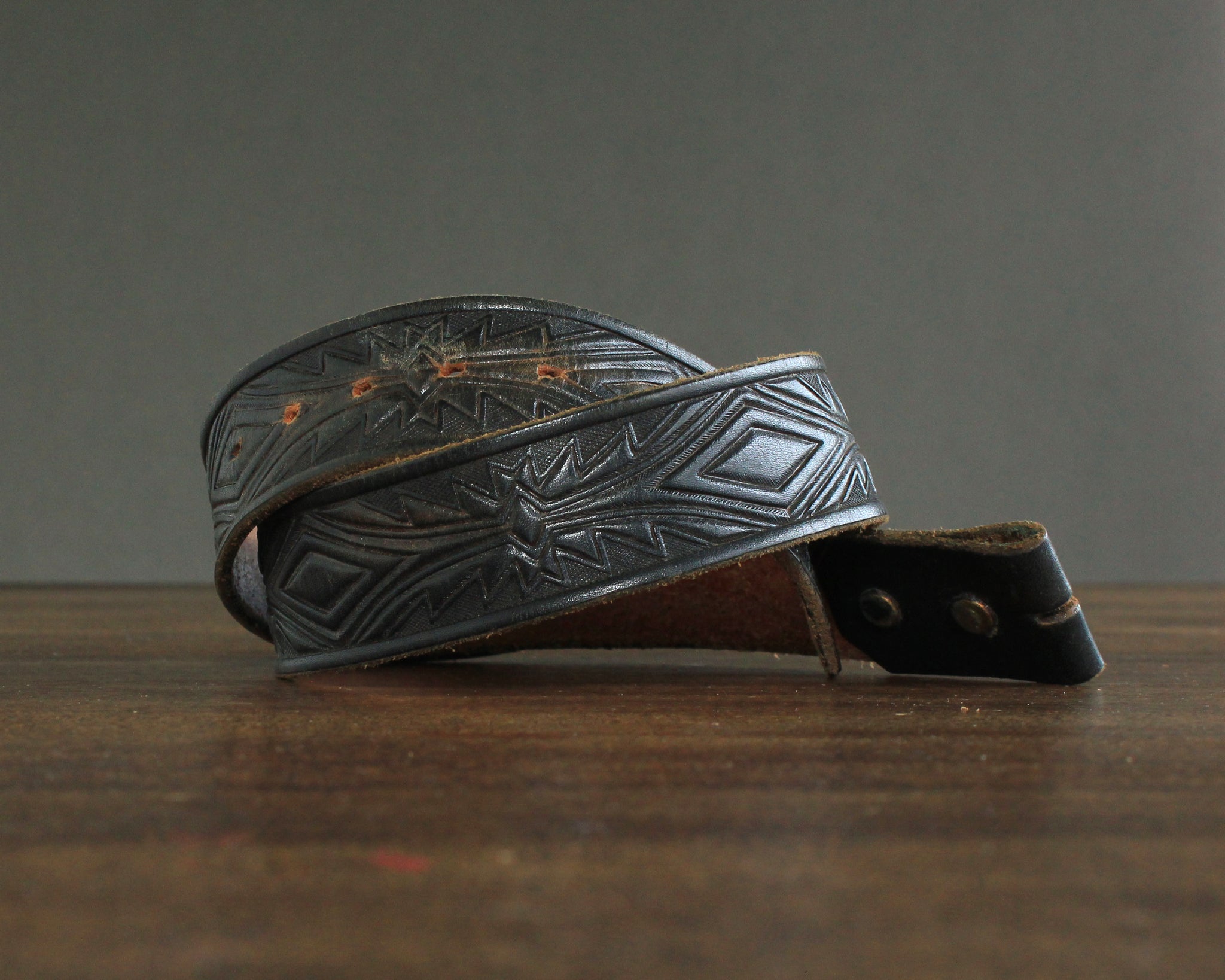 Ceinture western vintage des années 90 en cuir marron avec pointe en argent (75 cm) - France